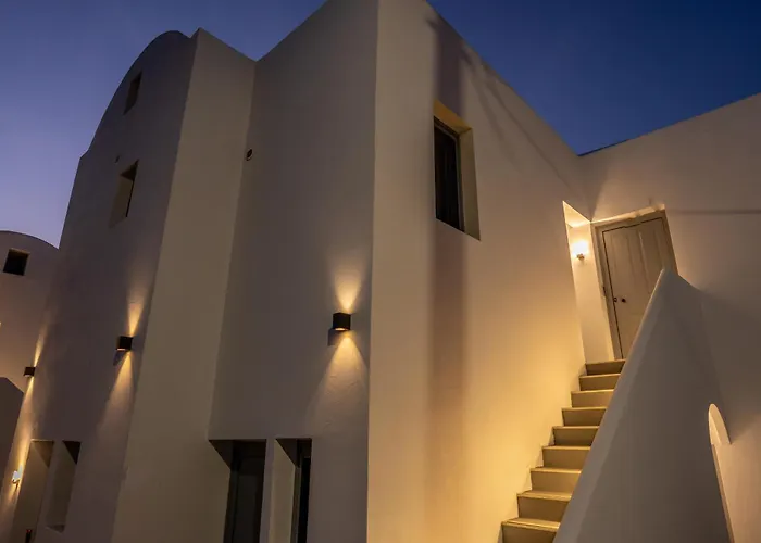 Nastram Suites Oia